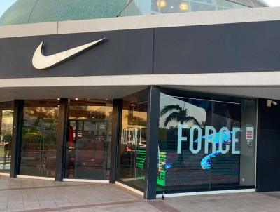 רשת חנויות NIKE